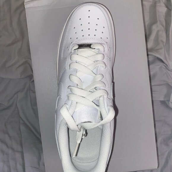 Nike Air Force 1 White – New Condition - Picture 5 of 6